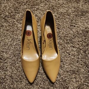 NEW Calvin Klein Heels - Size 8